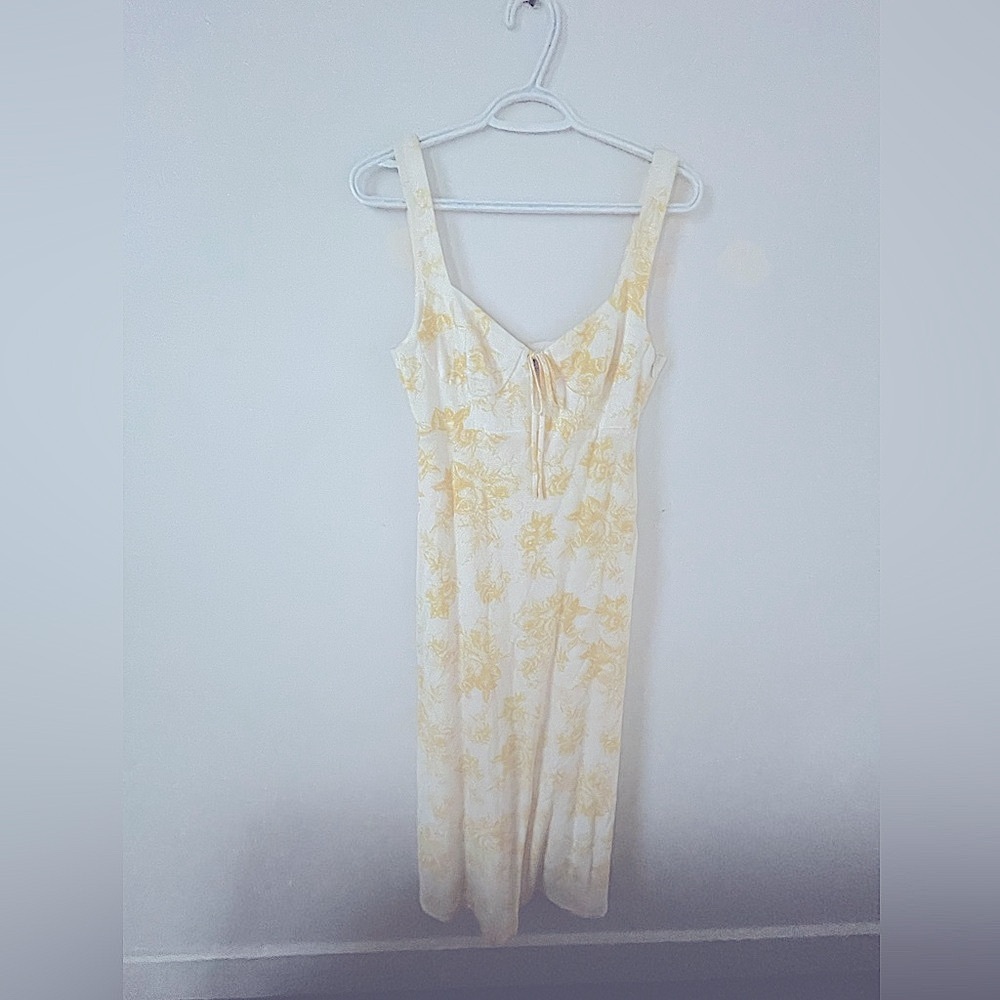 Floral Yellow and Cream Maxi Dress linen blend. Very flatering.